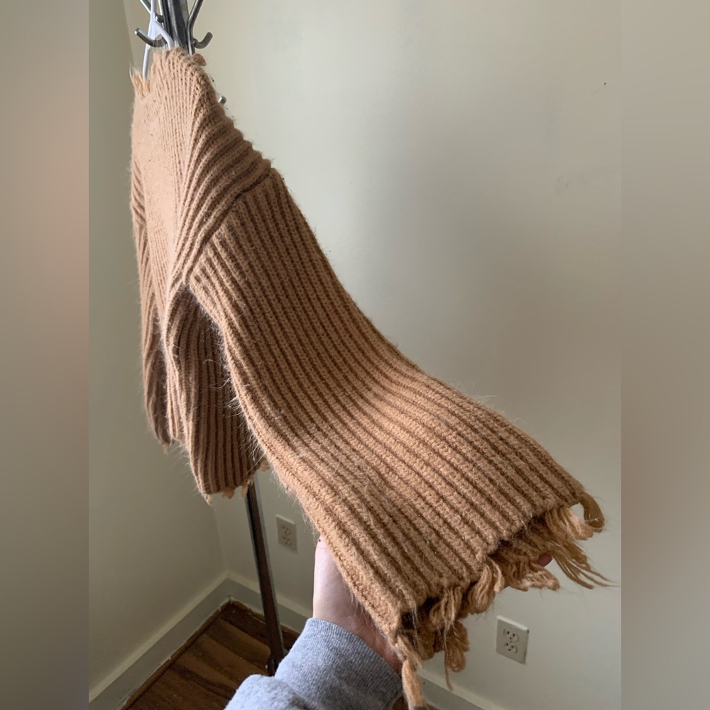 Buckle sweater - Picture 2 of 3
